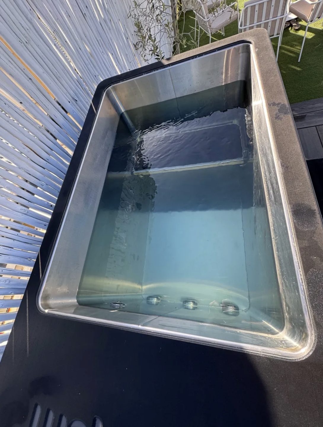 Stainless steel ice bath cold plunge